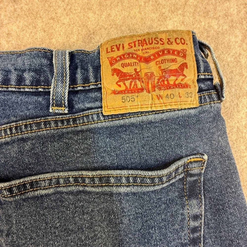 Levis 505 Regular Fit Straight Leg Jeans Mens 40x32 Blue Denim Medium Wash 00505